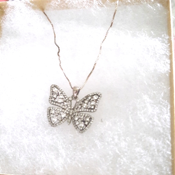 NWOT 925 Butterfly Necklace - Picture 2 of 8